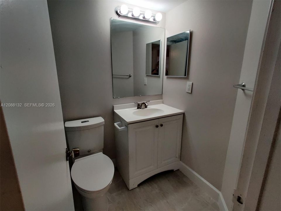 В аренду: $2,100 (2 спален, 2 ванн, 805 Квадратных фут)
