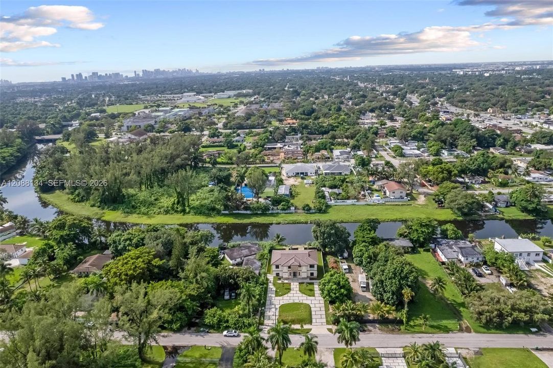 En Venta: $2,250,000 (0 camas, 0 baños, 4407 Pies cuadrados)