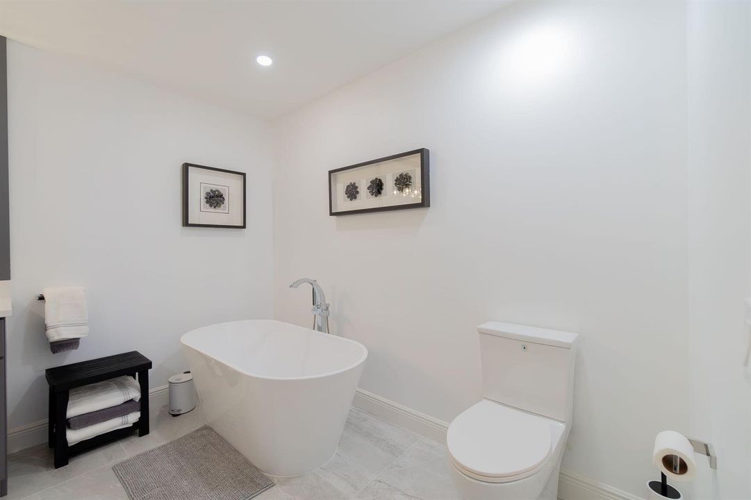 19_Master Bathroom 3