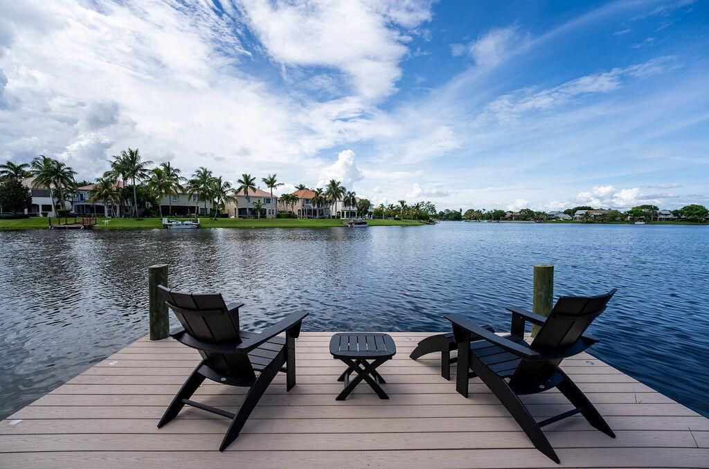 34_Deck (lake view)