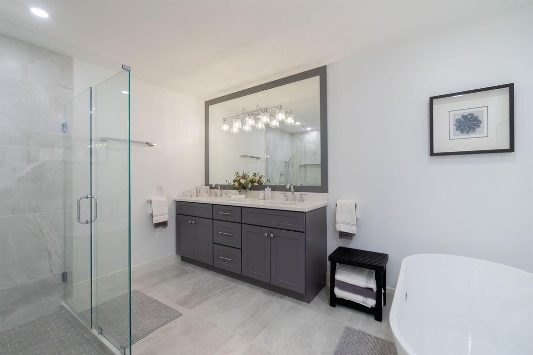 18_Master Bathroom