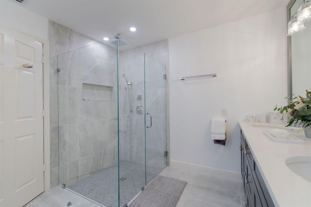 20_Master Bathroom 2