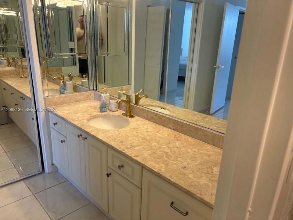 For Rent: $4,000 (2 beds, 2 baths, 1248 Square Feet)