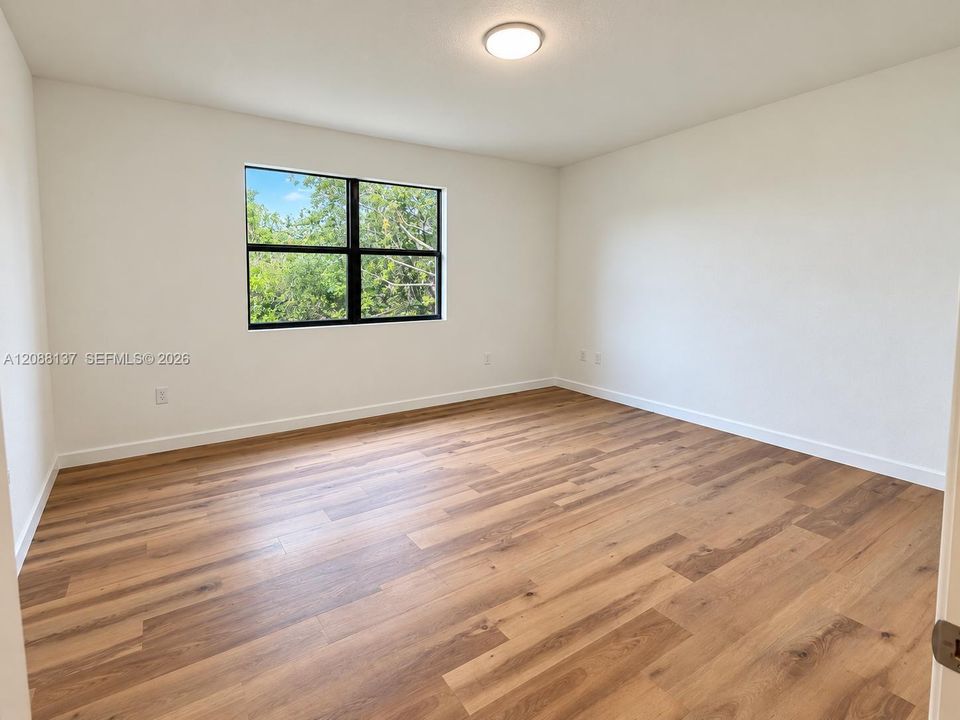 For Rent: $4,000 (3 beds, 2 baths, 2424 Square Feet)