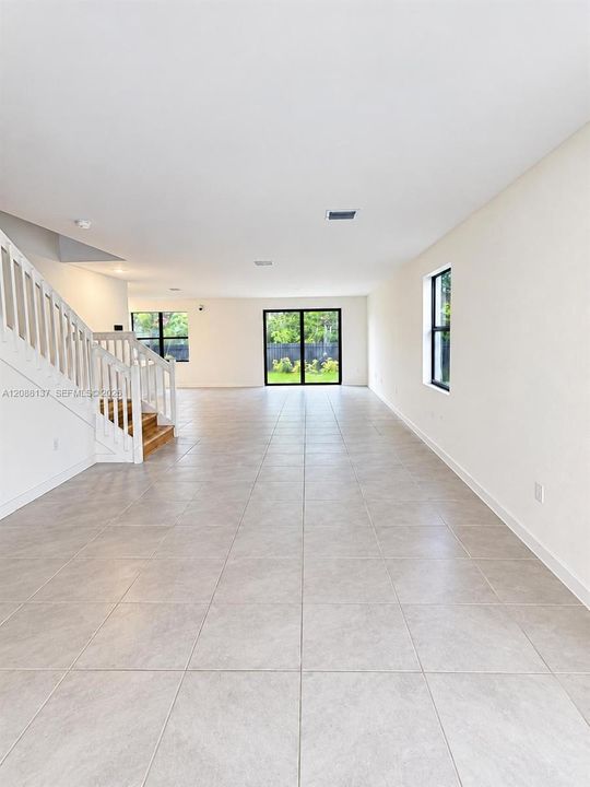 For Rent: $4,000 (3 beds, 2 baths, 2424 Square Feet)