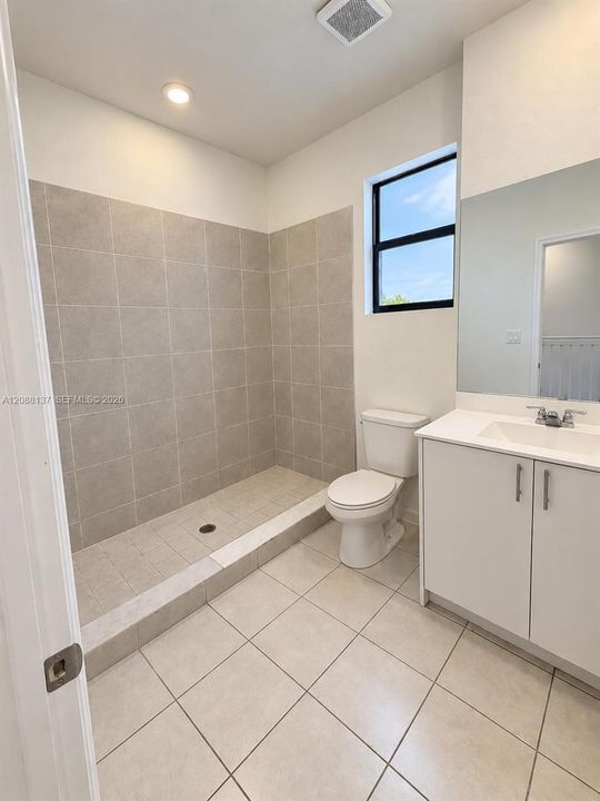 For Rent: $4,000 (3 beds, 2 baths, 2424 Square Feet)