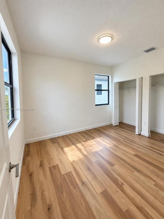 For Rent: $4,000 (3 beds, 2 baths, 2424 Square Feet)