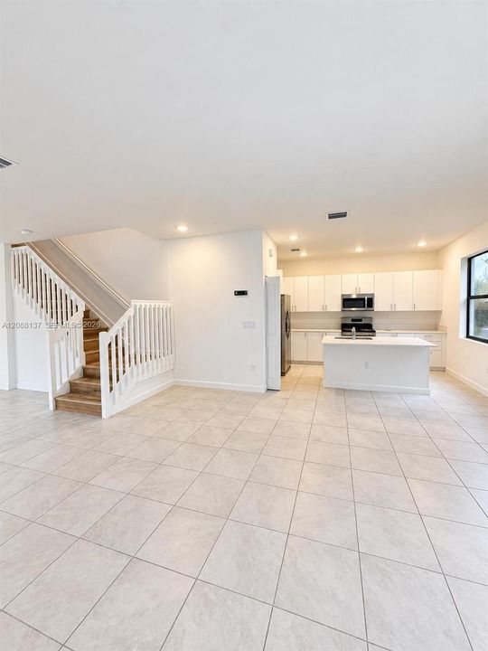 For Rent: $4,000 (3 beds, 2 baths, 2424 Square Feet)