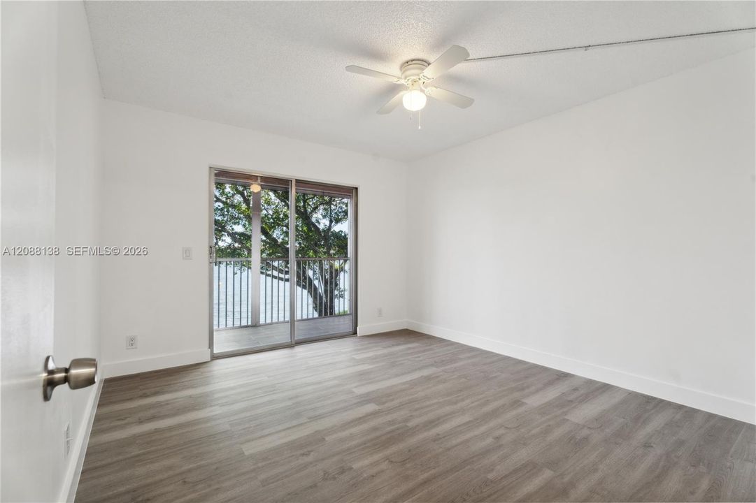 В аренду: $1,900 (2 спален, 2 ванн, 933 Квадратных фут)