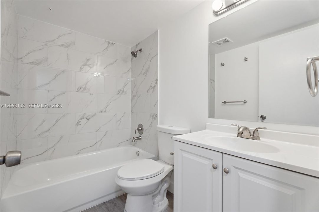 В аренду: $1,900 (2 спален, 2 ванн, 933 Квадратных фут)