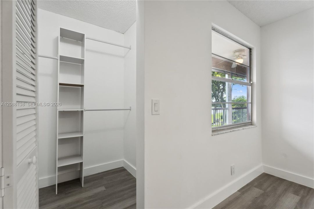 В аренду: $1,900 (2 спален, 2 ванн, 933 Квадратных фут)