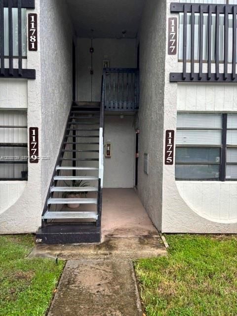 For Sale: $189,900 (2 beds, 2 baths, 800 Square Feet)