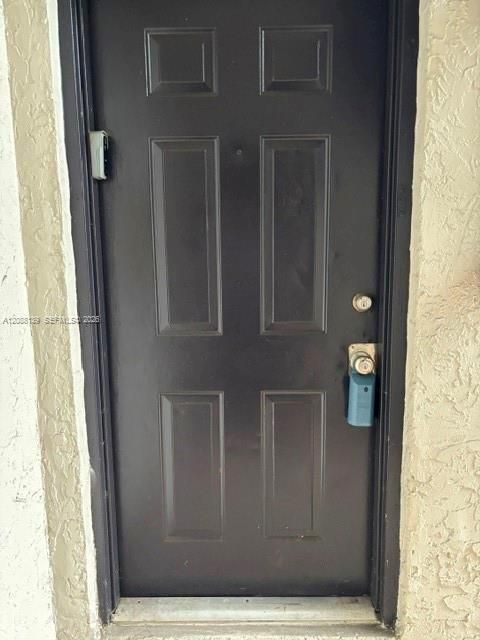 For Sale: $189,900 (2 beds, 2 baths, 800 Square Feet)