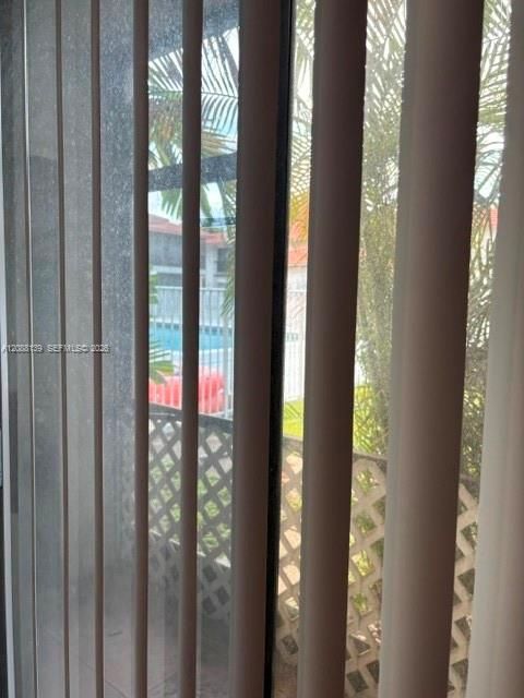 For Sale: $189,900 (2 beds, 2 baths, 800 Square Feet)
