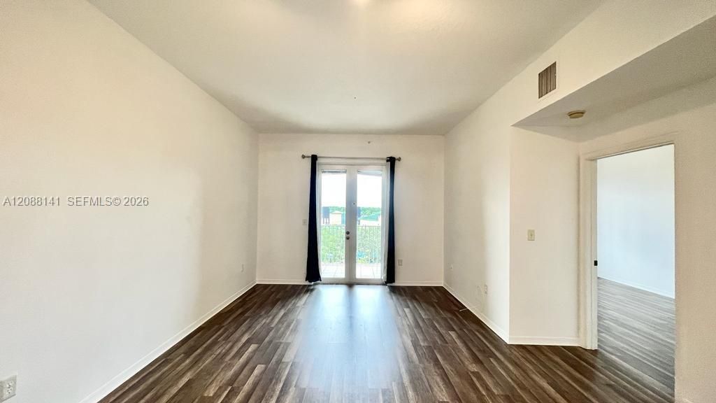 В аренду: $2,300 (1 спален, 1 ванн, 823 Квадратных фут)