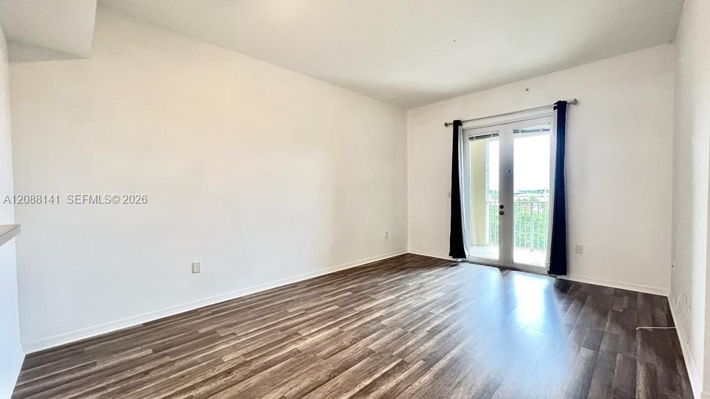 В аренду: $2,300 (1 спален, 1 ванн, 823 Квадратных фут)