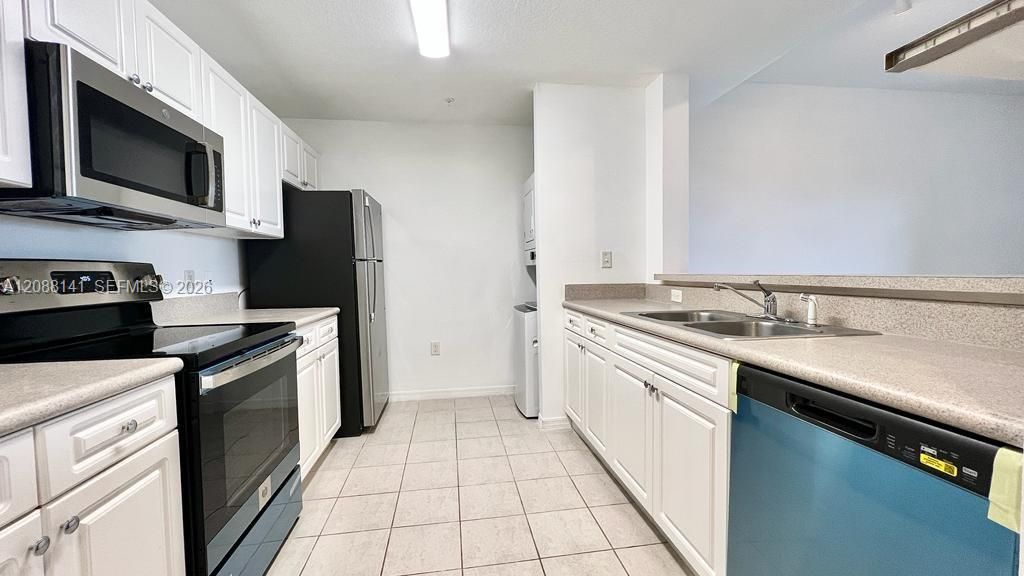 В аренду: $2,300 (1 спален, 1 ванн, 823 Квадратных фут)