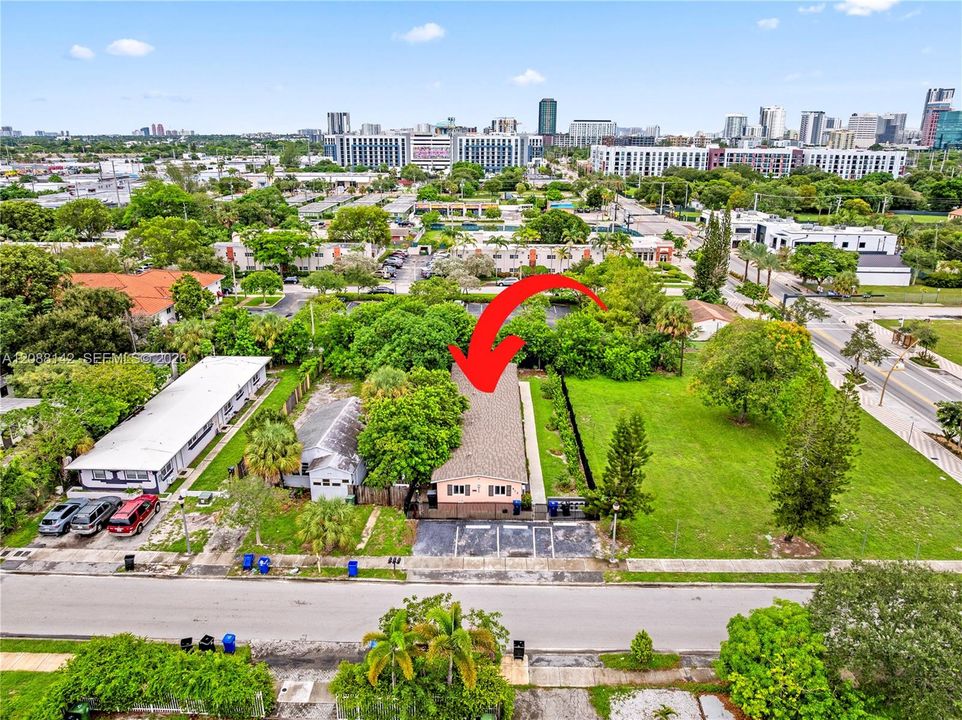 For Rent: $2,500 (2 beds, 1 baths, 1958 Square Feet)