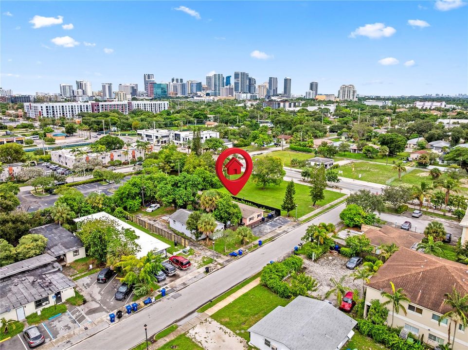For Rent: $2,500 (2 beds, 1 baths, 1958 Square Feet)