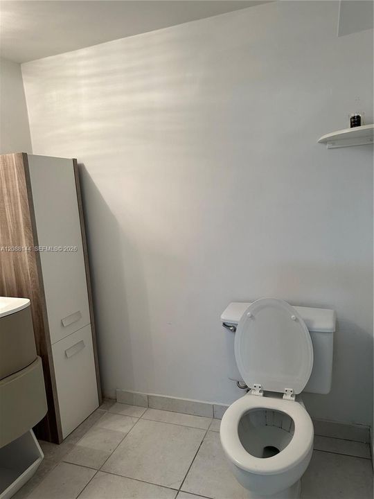 For Sale: $234,900 (1 beds, 1 baths, 1000 Square Feet)
