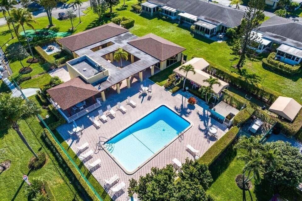 North pool & clubhouse