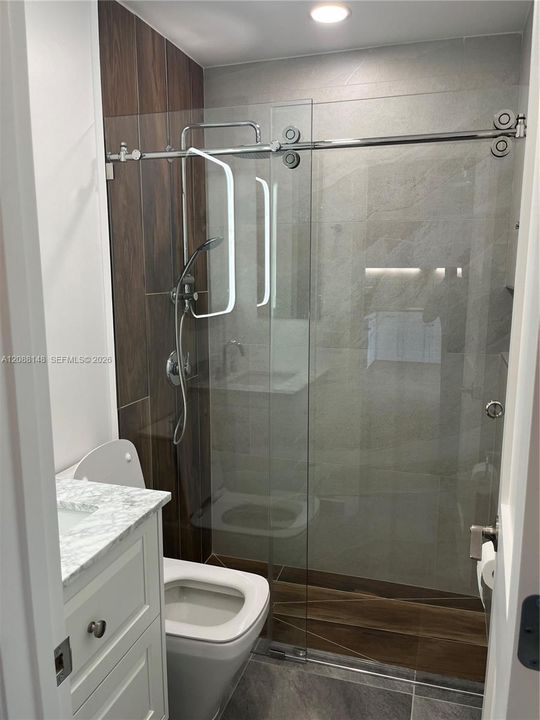 En Venta: $325,000 (2 camas, 2 baños, 960 Pies cuadrados)