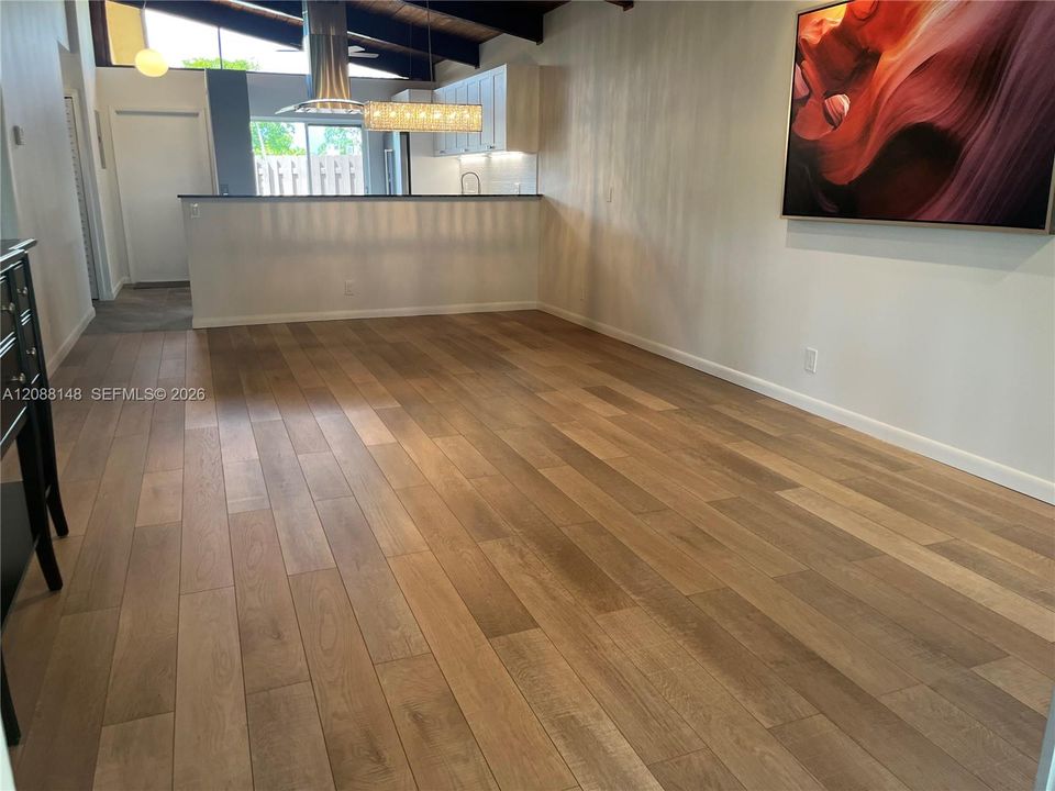 En Venta: $325,000 (2 camas, 2 baños, 960 Pies cuadrados)