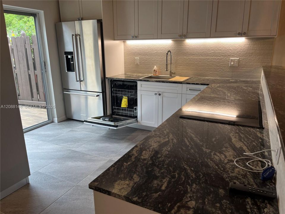 En Venta: $325,000 (2 camas, 2 baños, 960 Pies cuadrados)