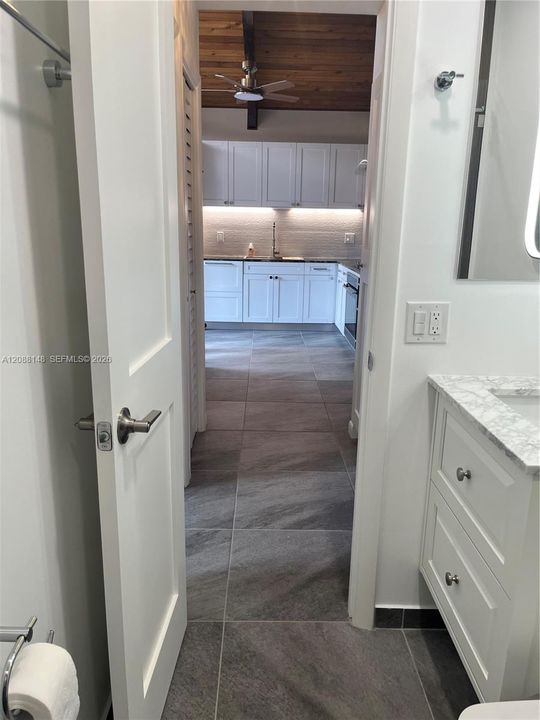 En Venta: $325,000 (2 camas, 2 baños, 960 Pies cuadrados)