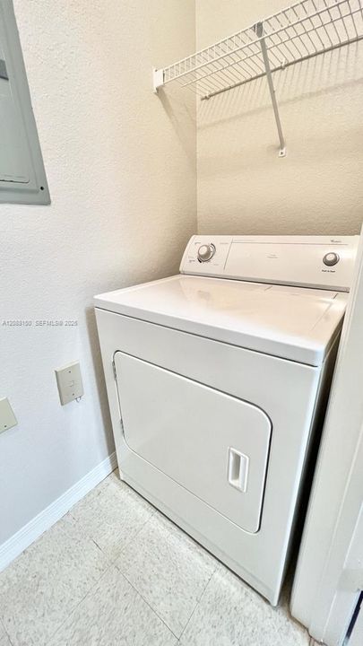 В аренду: $2,150 (2 спален, 2 ванн, 1288 Квадратных фут)