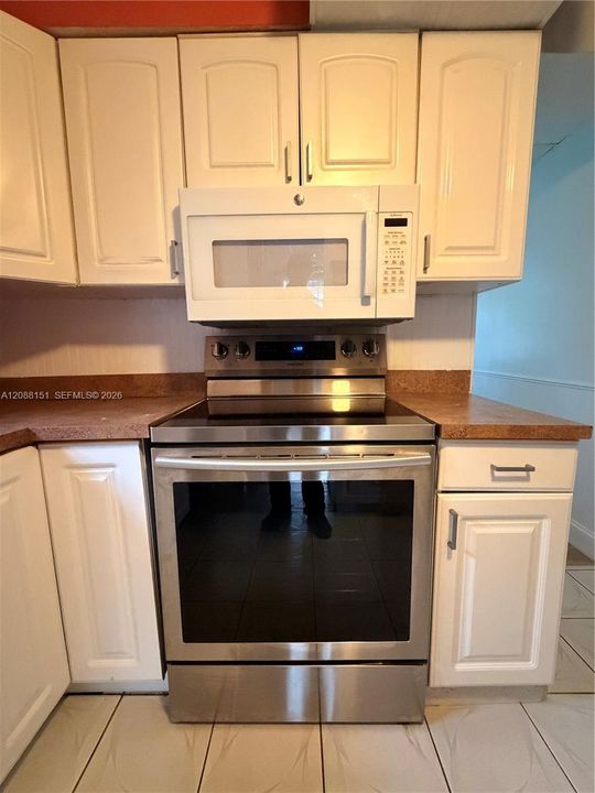 En Venta: $429,000 (3 camas, 1 baños, 1220 Pies cuadrados)