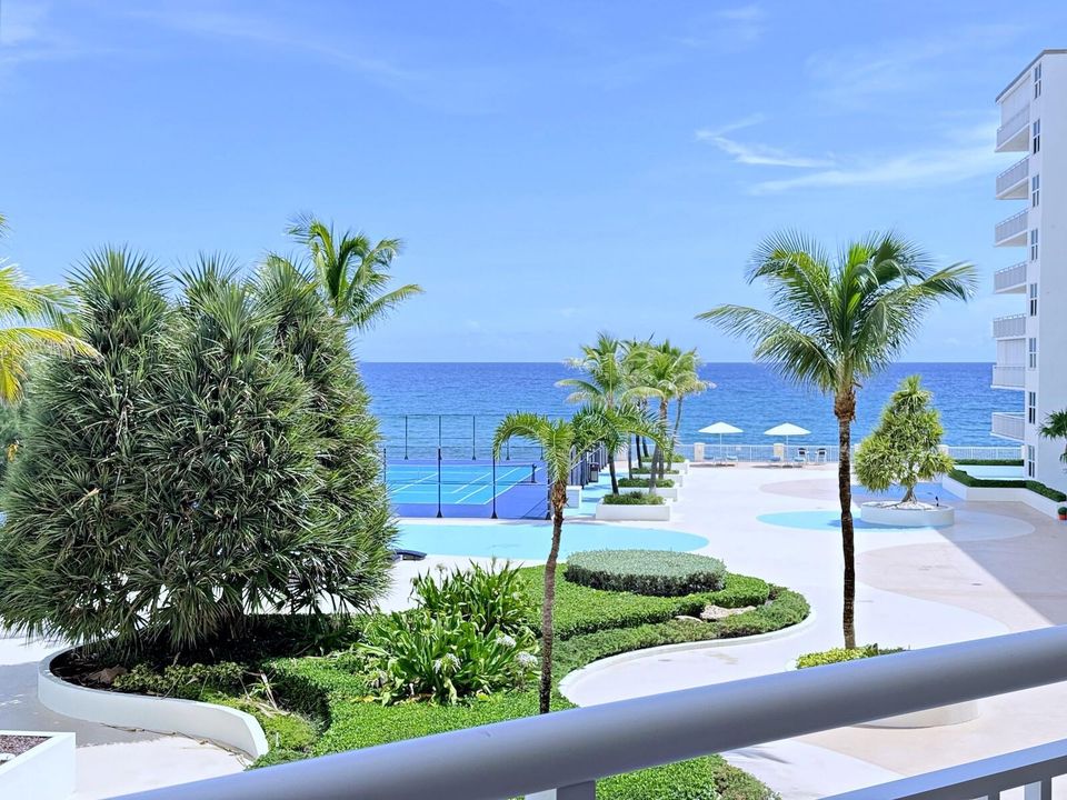 1b.-BARCLAY-POOL-DECK-1
