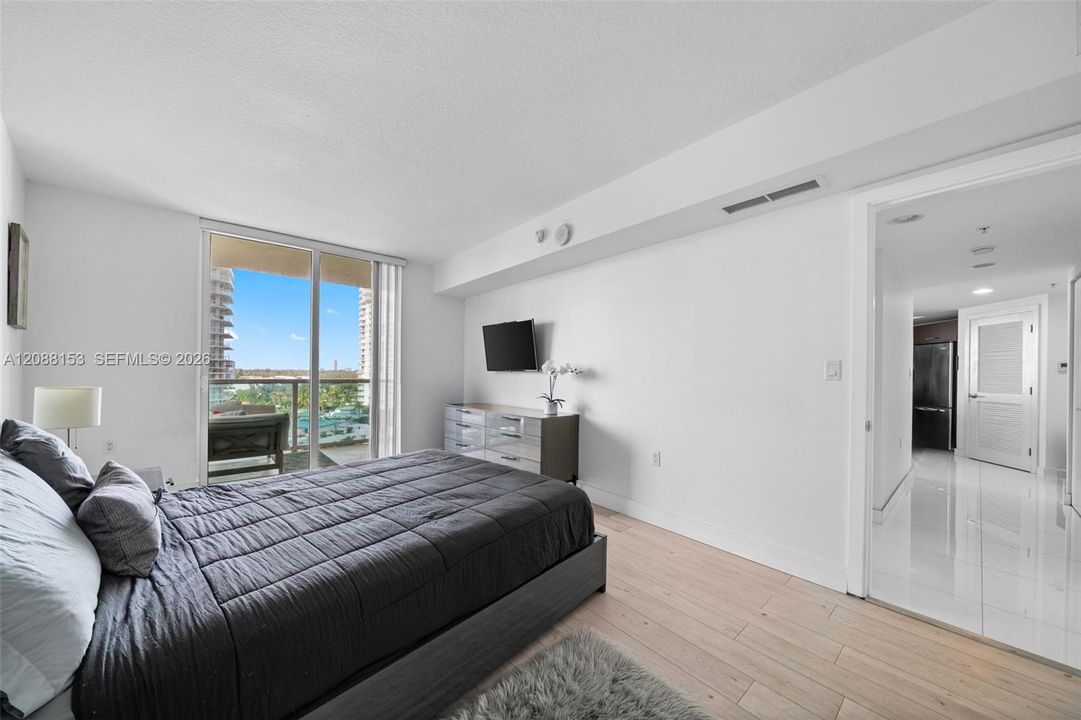 For Sale: $1,150,000 (3 beds, 2 baths, 1492 Square Feet)