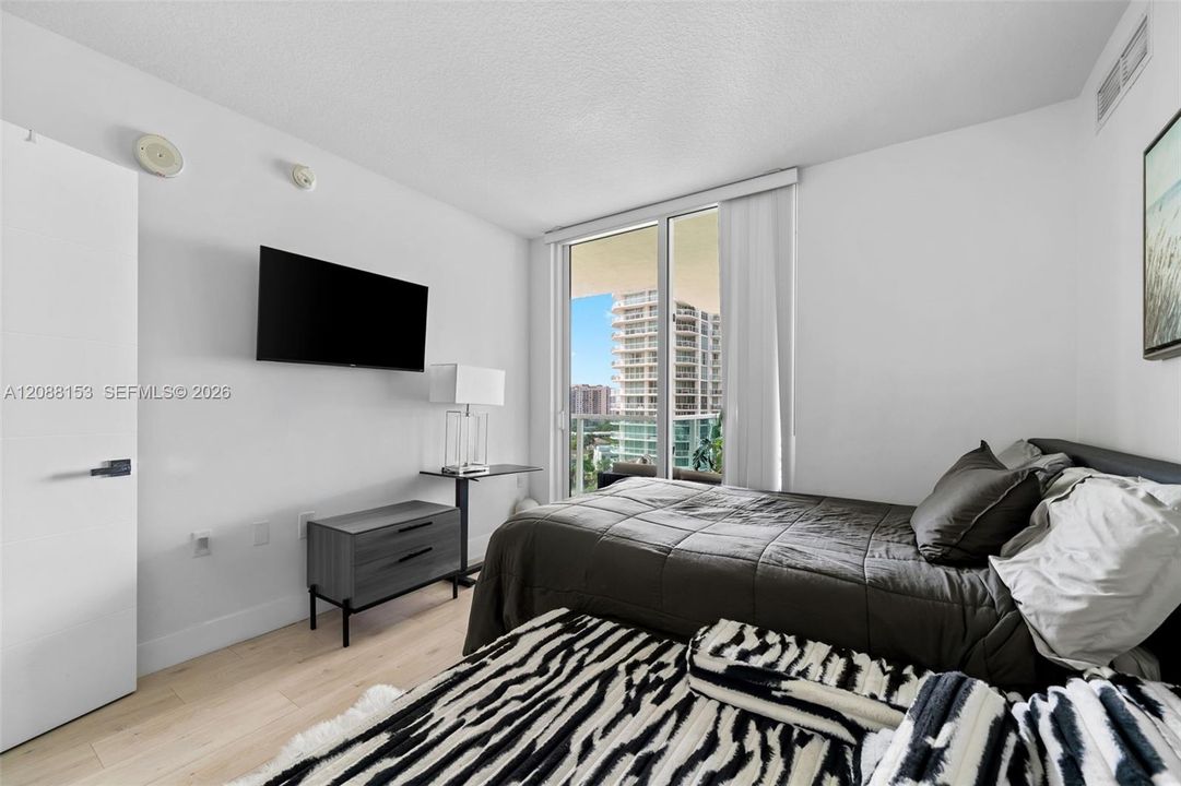 For Sale: $1,150,000 (3 beds, 2 baths, 1492 Square Feet)