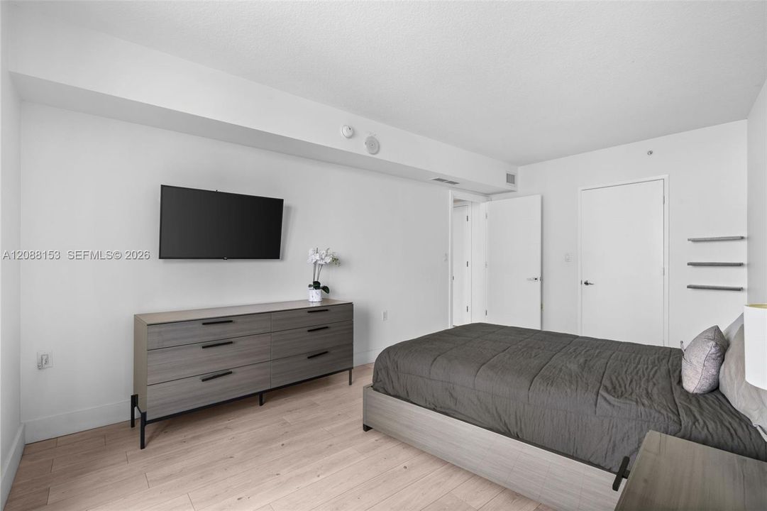 For Sale: $1,150,000 (3 beds, 2 baths, 1492 Square Feet)
