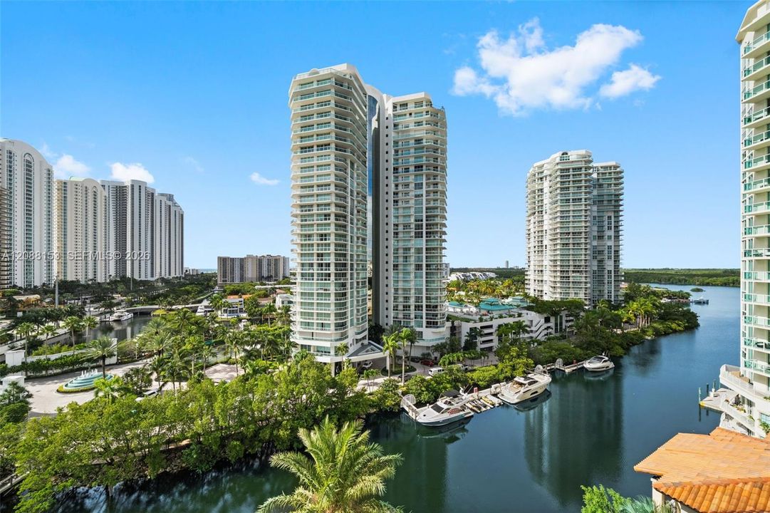 For Sale: $1,150,000 (3 beds, 2 baths, 1492 Square Feet)