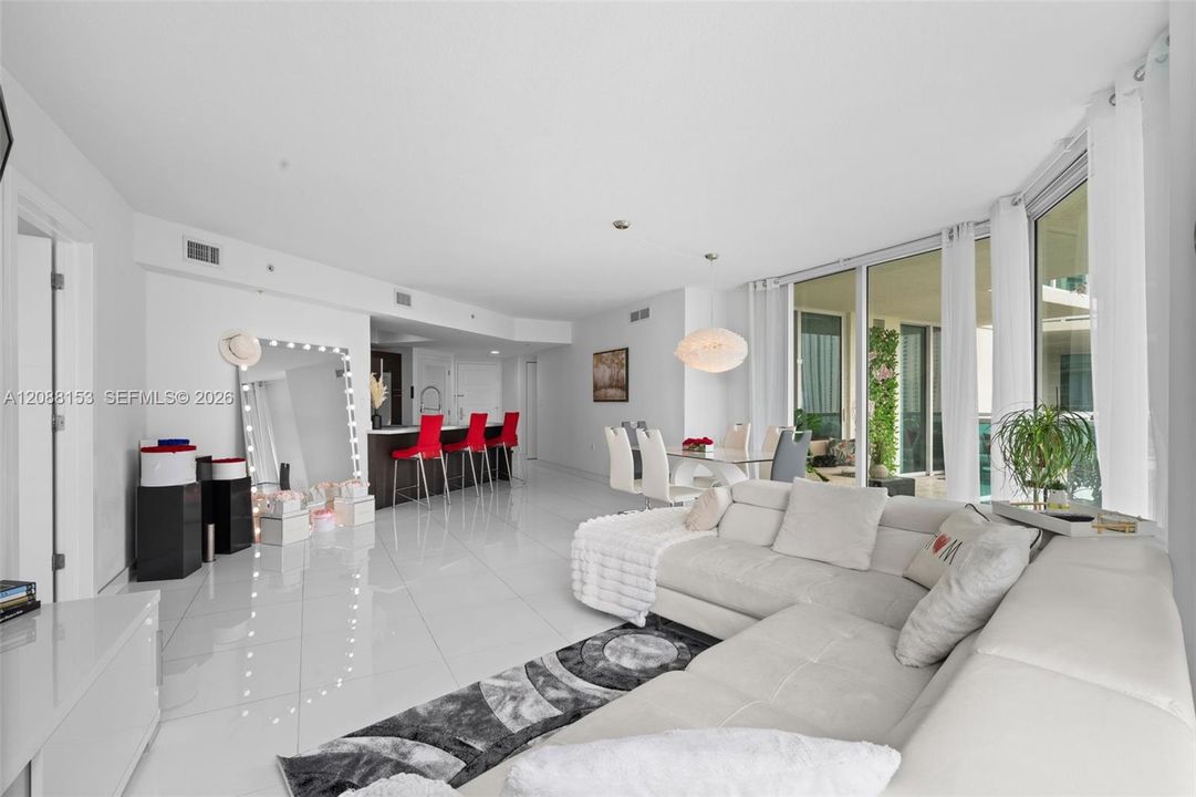 For Sale: $1,150,000 (3 beds, 2 baths, 1492 Square Feet)