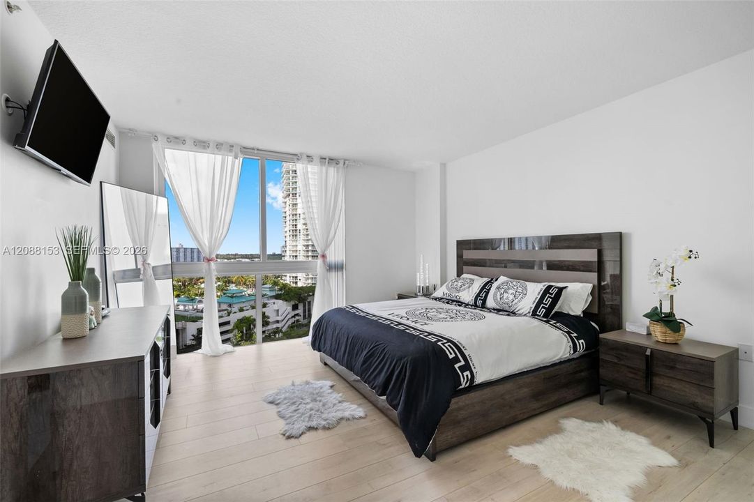For Sale: $1,150,000 (3 beds, 2 baths, 1492 Square Feet)