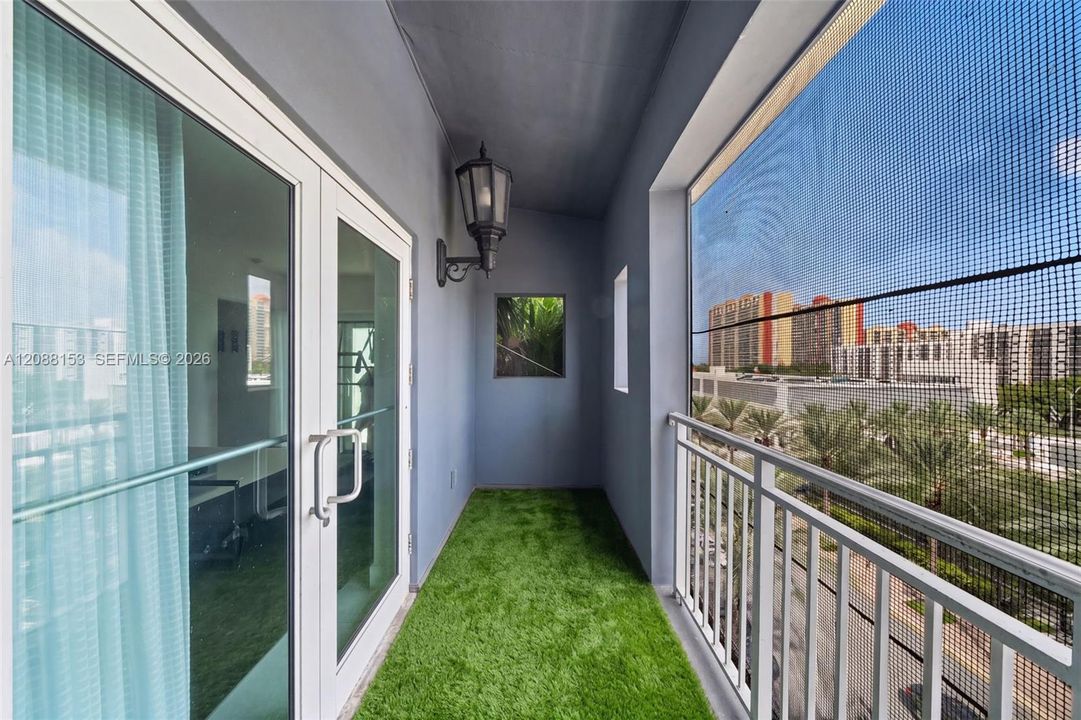 For Sale: $1,150,000 (3 beds, 2 baths, 1492 Square Feet)