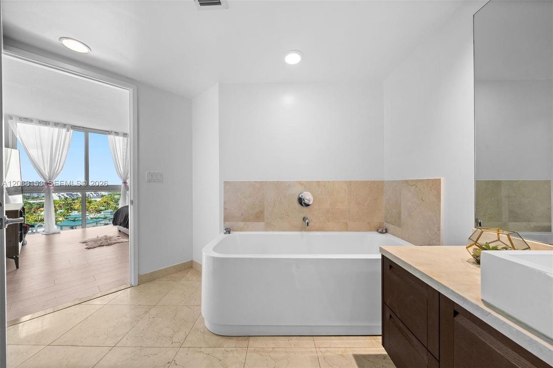 For Sale: $1,150,000 (3 beds, 2 baths, 1492 Square Feet)