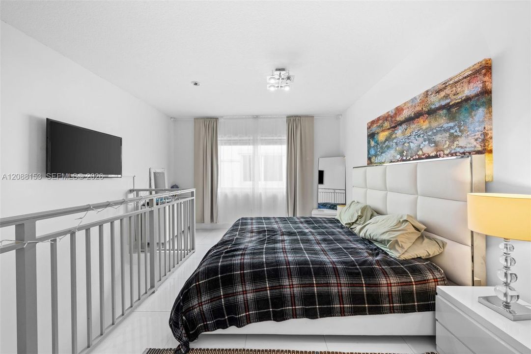 For Sale: $1,150,000 (3 beds, 2 baths, 1492 Square Feet)