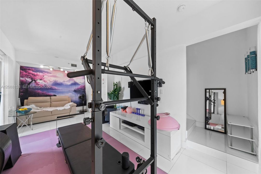 For Sale: $1,150,000 (3 beds, 2 baths, 1492 Square Feet)