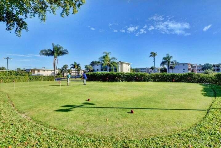 lcg putting green