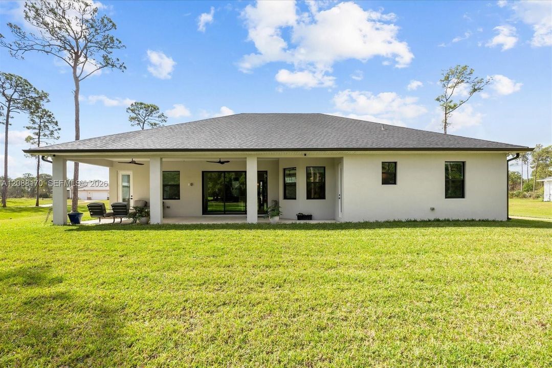 En Venta: $745,000 (3 camas, 2 baños, 2357 Pies cuadrados)