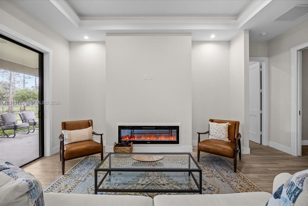 En Venta: $745,000 (3 camas, 2 baños, 2357 Pies cuadrados)