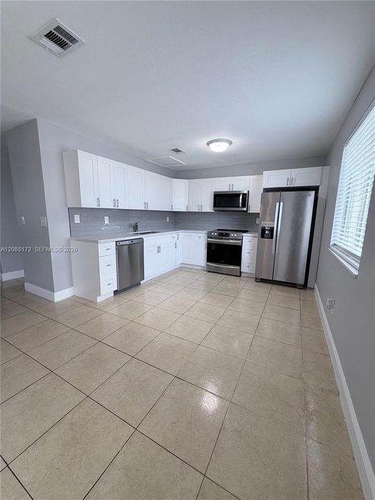 В аренду: $2,700 (3 спален, 2 ванн, 1518 Квадратных фут)