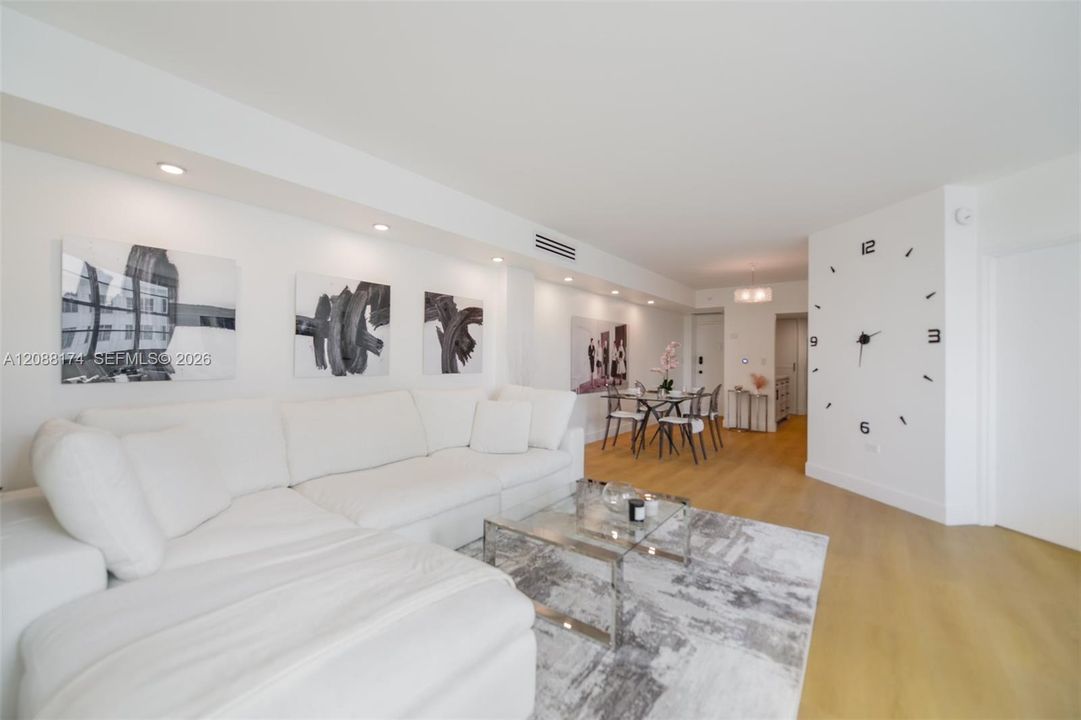 В аренду: $3,950 (2 спален, 2 ванн, 990 Квадратных фут)