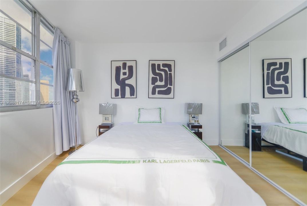 В аренду: $3,950 (2 спален, 2 ванн, 990 Квадратных фут)