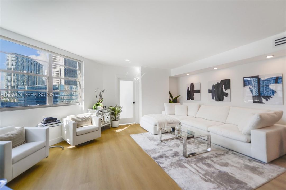 В аренду: $3,950 (2 спален, 2 ванн, 990 Квадратных фут)