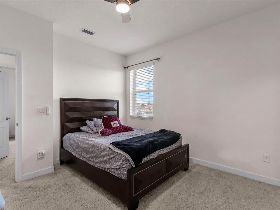 40-1Z3A3633